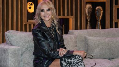 Adela micha le coquetea a actor